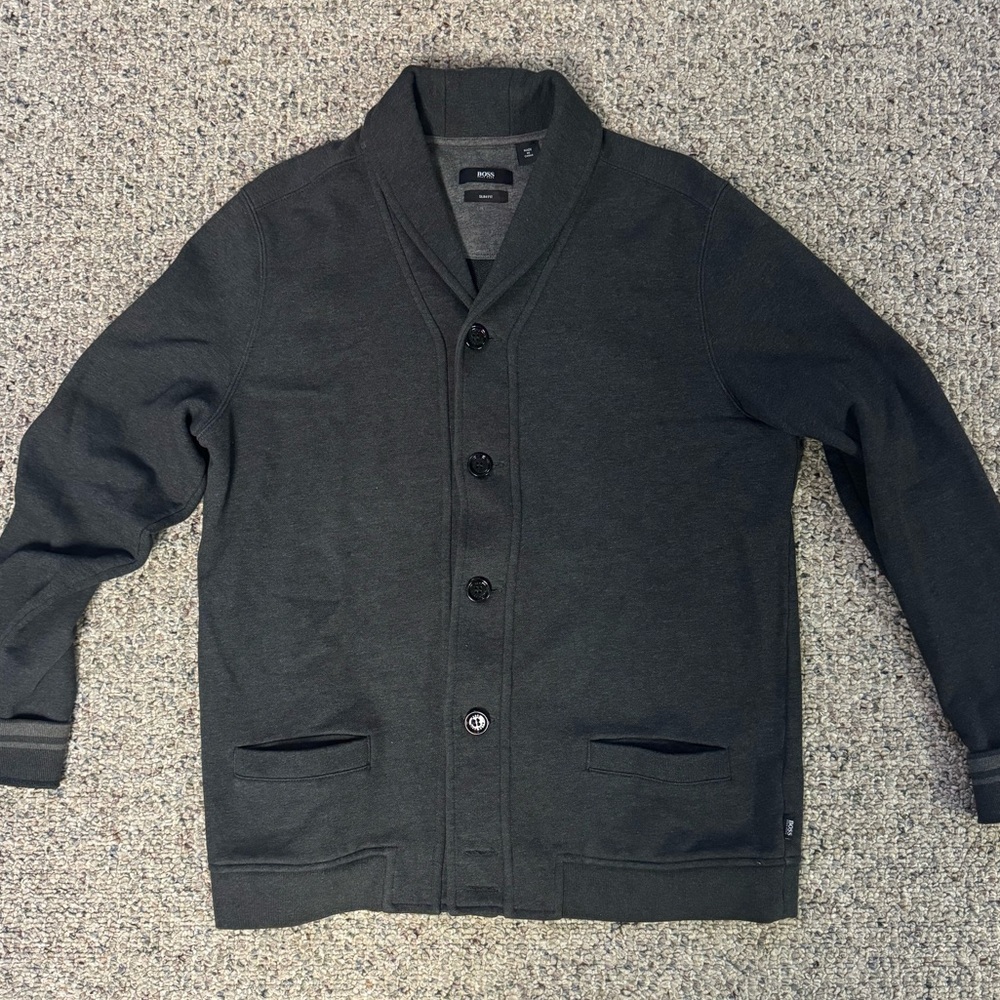 Hugo Boss cardigan charcoal grey. Men’s size large, great condition.